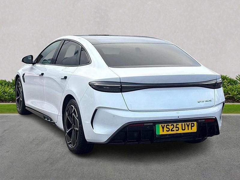 Used BYD Seal Design 230 kW (313 HP) 2025 White Sedan