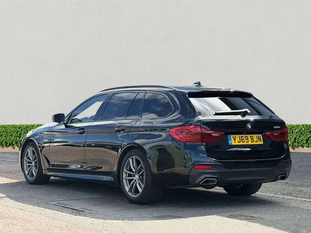 Used BMW 520 M Sport 190 HP (139 kW) 2020 Black Estate