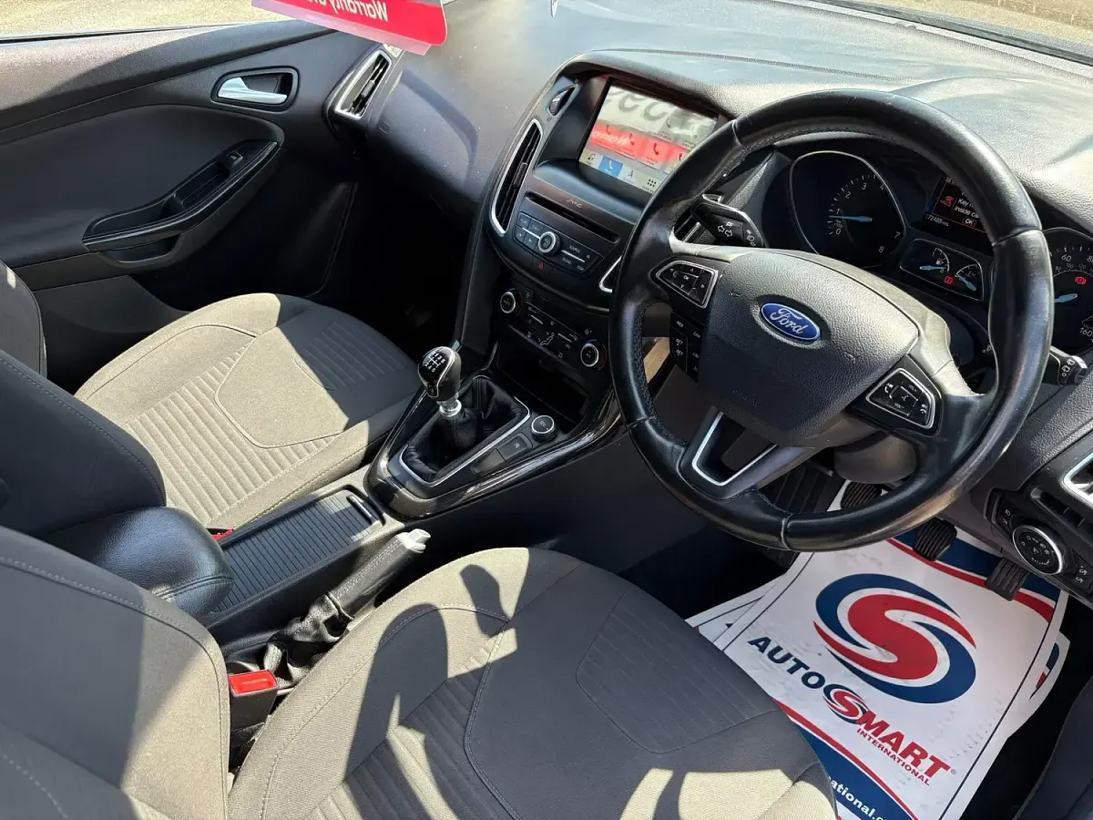 Used Ford Focus Titanium 125 HP (91 kW) 2018 Blue Hatchback