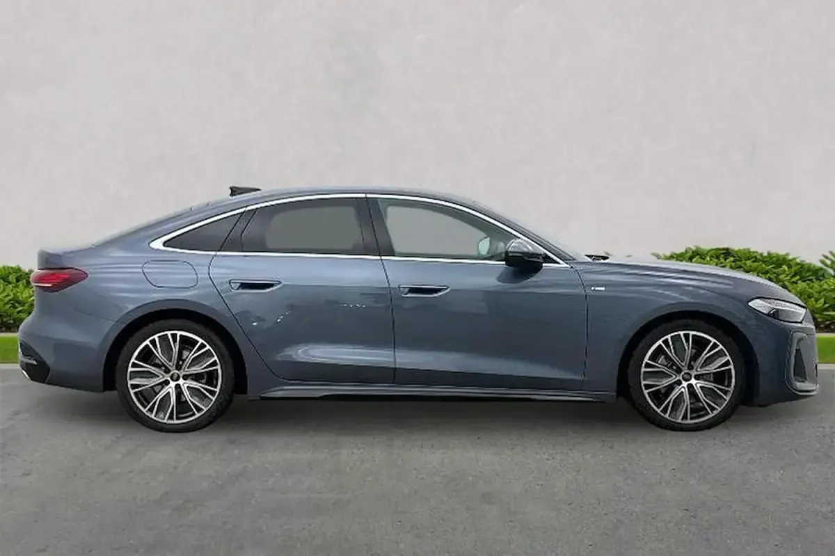 Begagnad Audi A5 S-Line 147 HK (108 kW) 2025 Blå Sedan