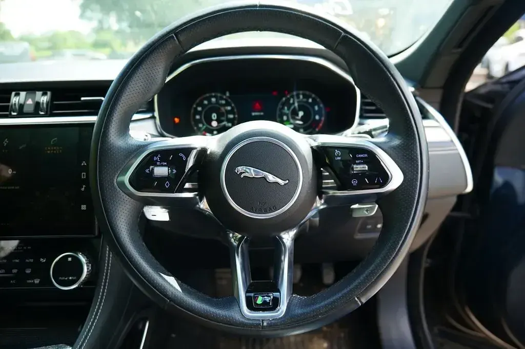 Used Jaguar F-Pace R-Dynamic 404 HP (297 kW) 2022 Black SUV