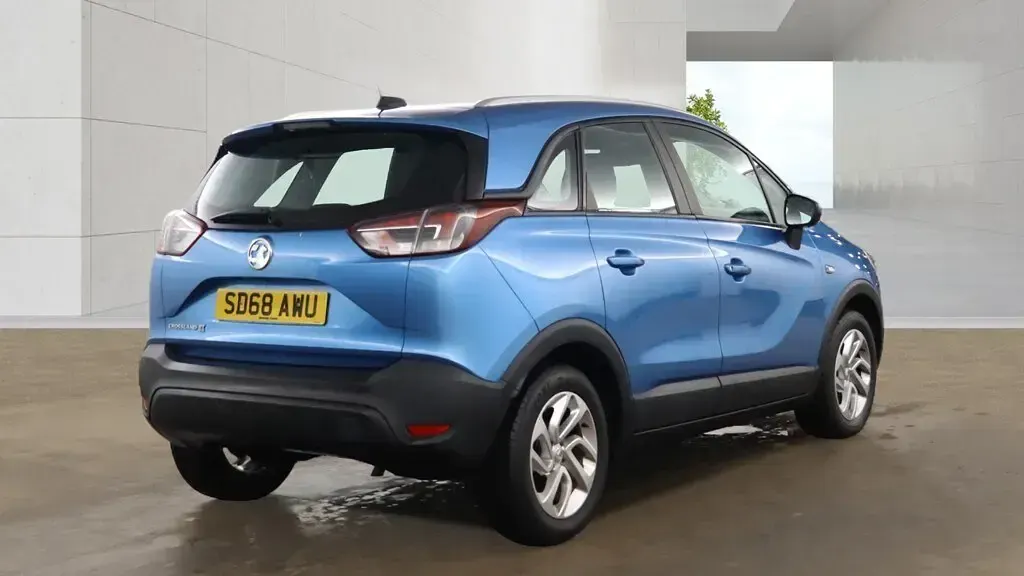 Used Vauxhall Crossland X 81 HP (59 kW) 2018 Blue SUV
