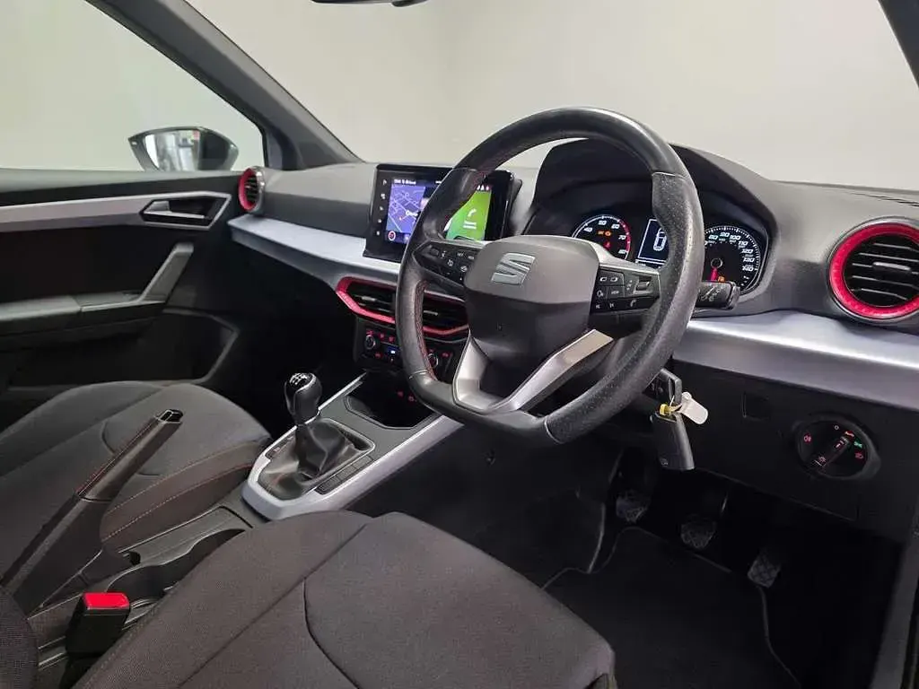 Used Seat Arona FR 108 HP (79 kW) 2022 Silver SUV