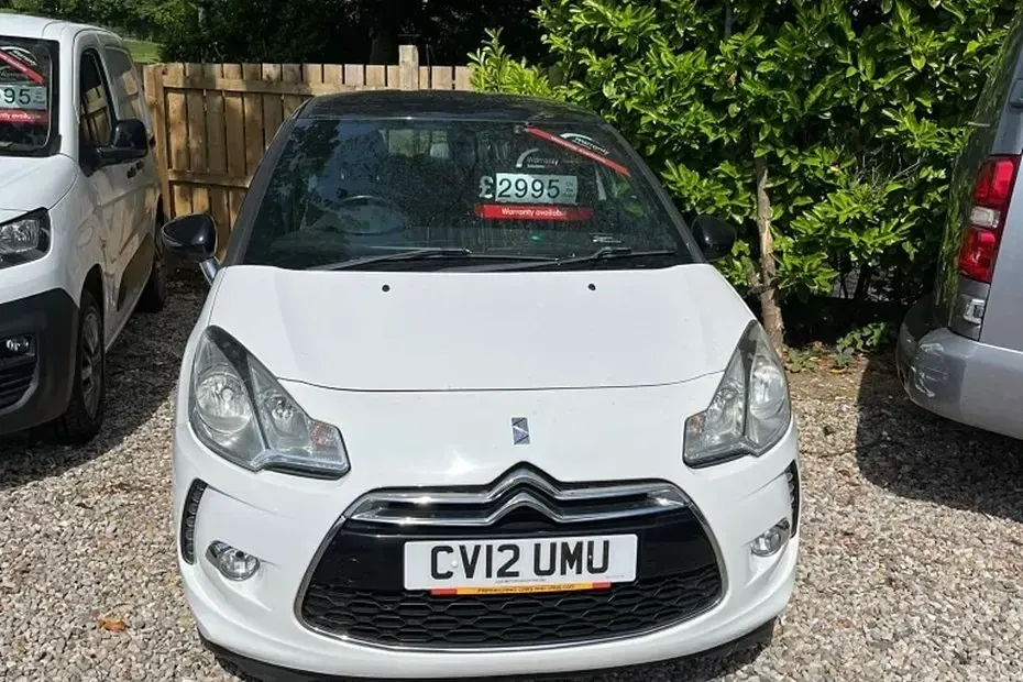 Used Citroën DS3 110 HP (80 kW) 2012 White Hatchback