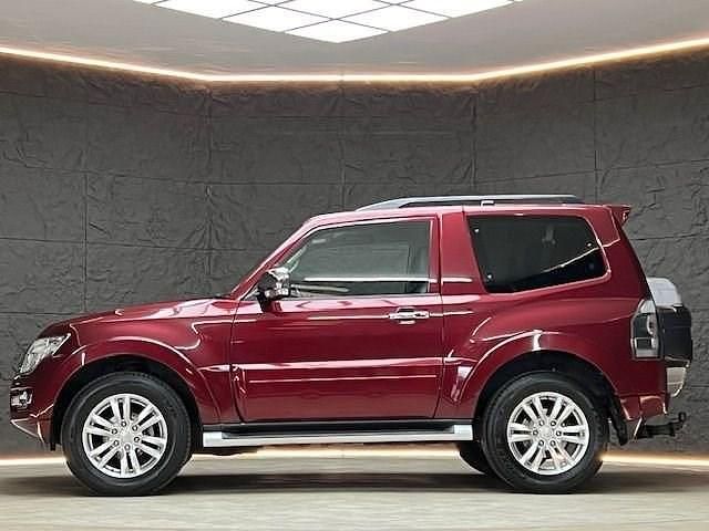 Used Mitsubishi Shogun Warrior 187 HP (137 kW) 2016 Red SUV