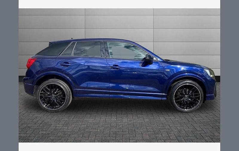 Used Audi Q2 Black Edition 150 HP (110 kW) 2022 Blue SUV