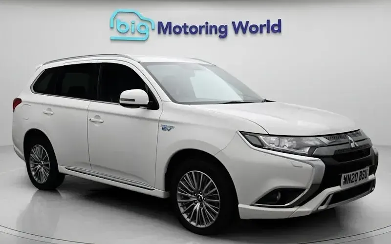 Used Mitsubishi Outlander P-HEV 224 HP (164 kW) 2020 Estate