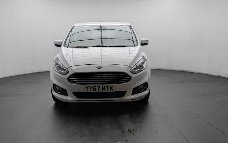 Used Ford S-MAX Titanium 150 HP (110 kW) 2017 White MPV