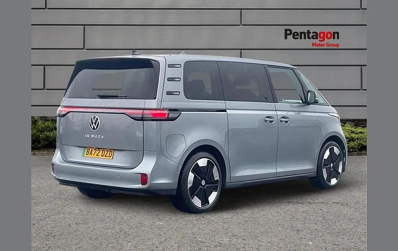 Used VW ID. Buzz Pro 147 kW (200 HP) 2023 Silver MPV