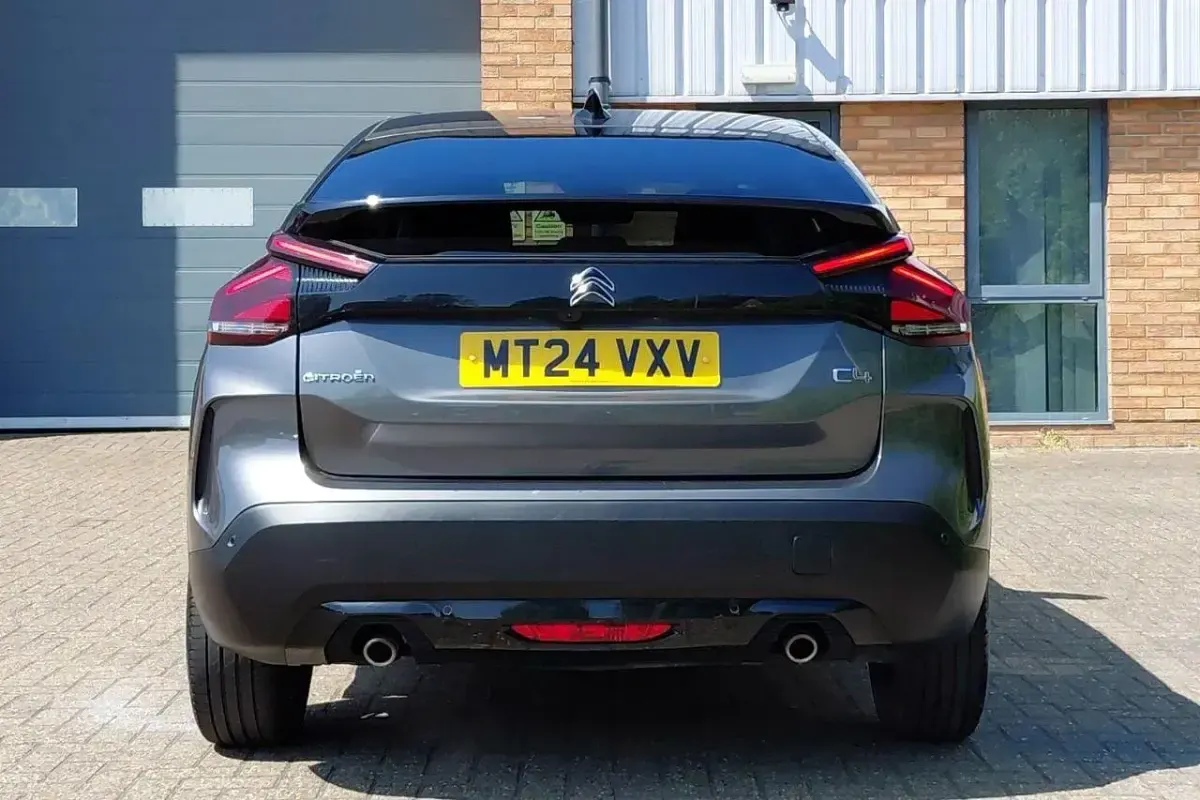 Begagnad Citroën C4 PureTech 128 HK (94 kW) 2024 Grå SUV