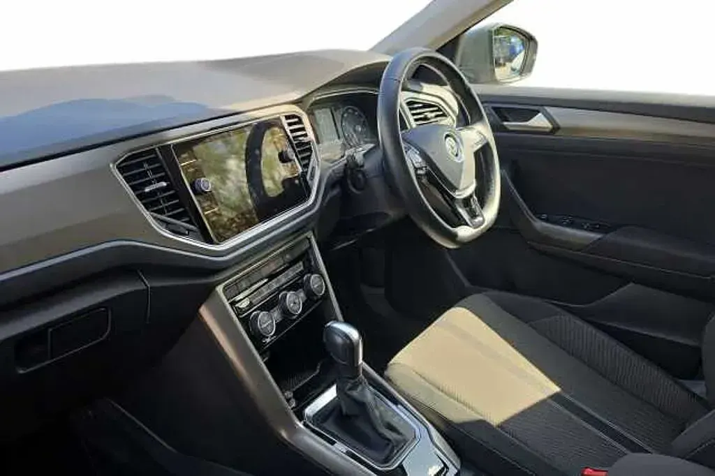 Używany VW T-Roc SE 150 KM (110 kW) 2021 Szary SUV