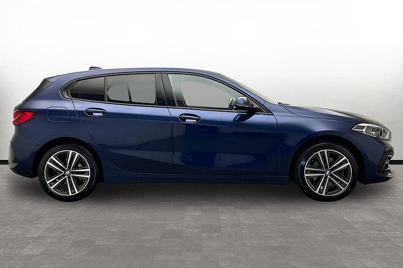 Used BMW 118 Sport Line 138 HP (101 kW) 2019 Blue Hatchback