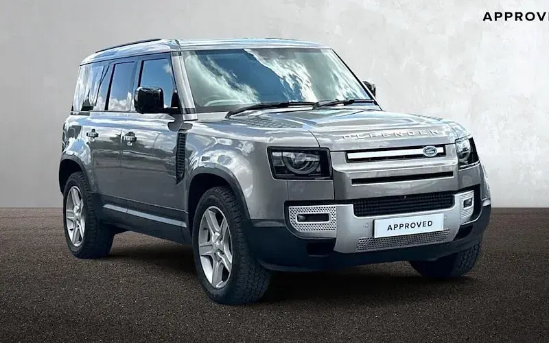 Used Land Rover Defender SE 300 HP (220 kW) 2023 SUV