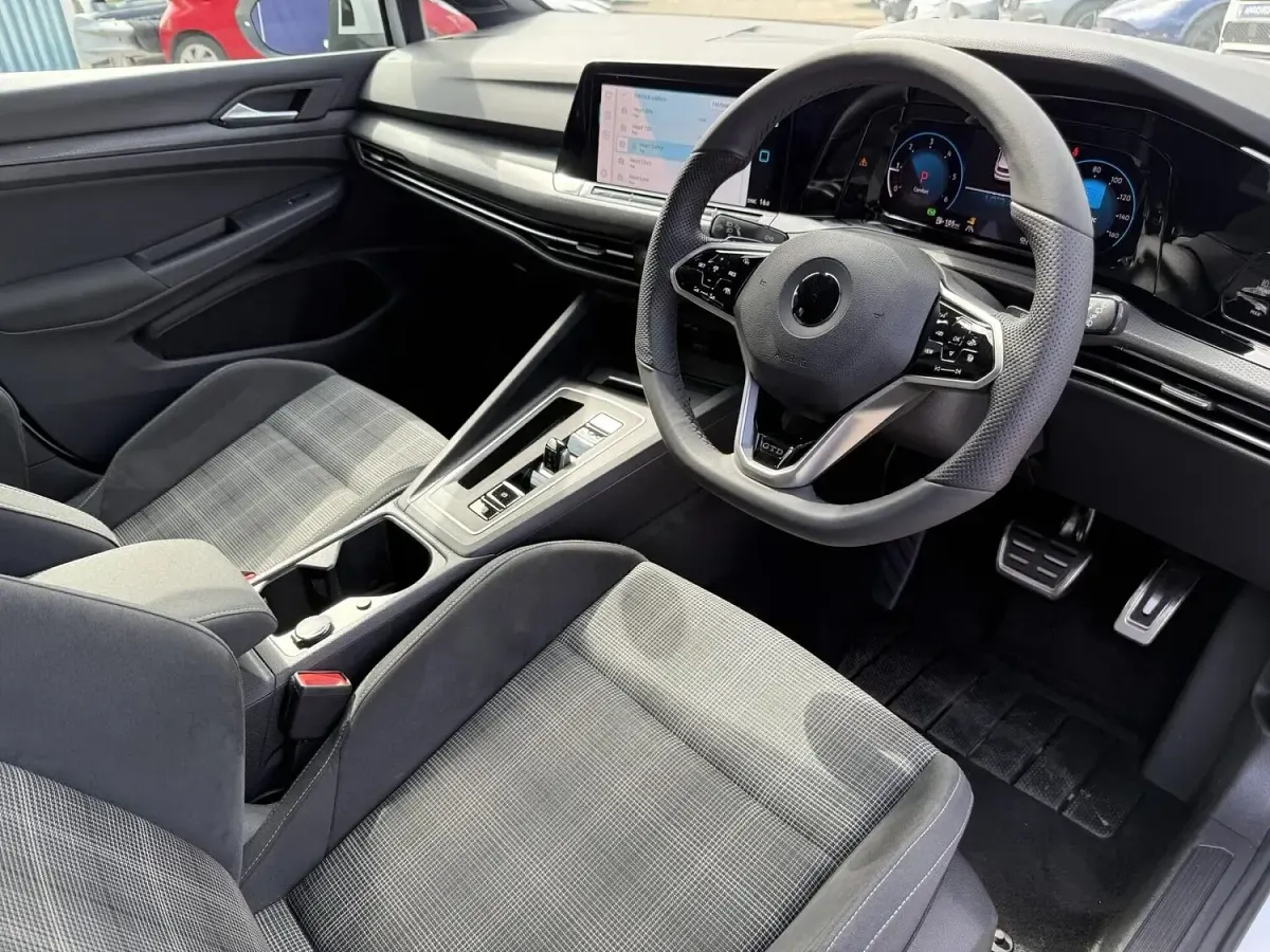 Used VW Golf VIII GTD 200 HP (147 kW) 2022 White Hatchback