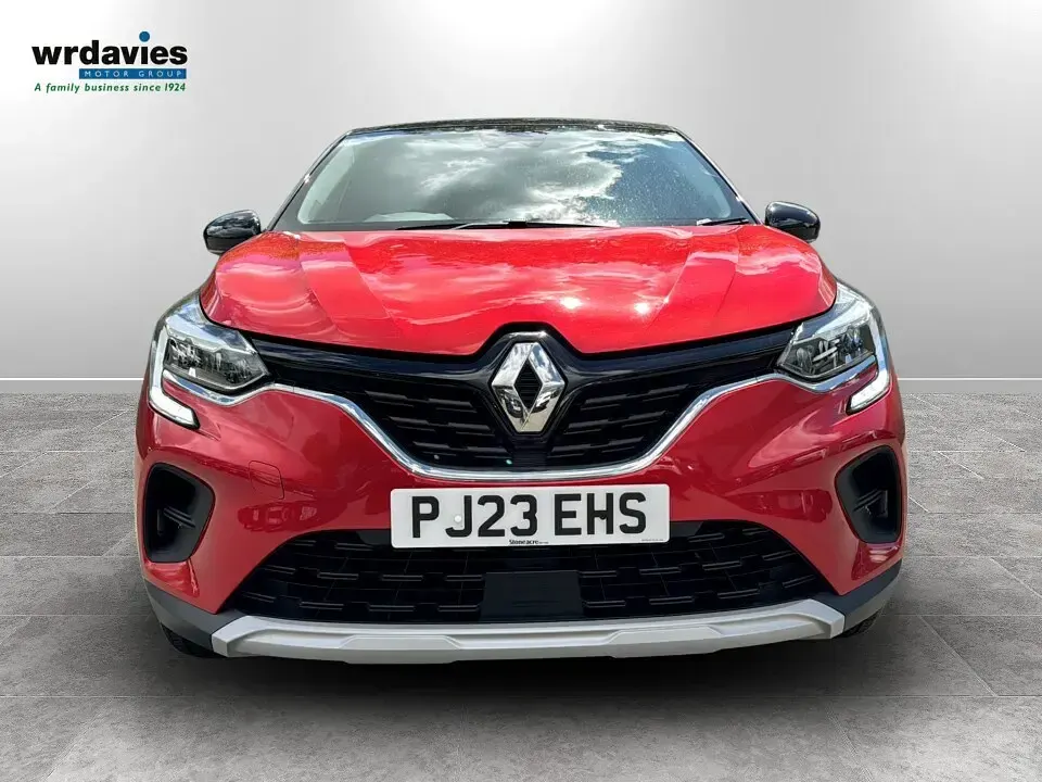 Used Renault Captur Evolution 91 HP (66 kW) 2023 Red/black SUV