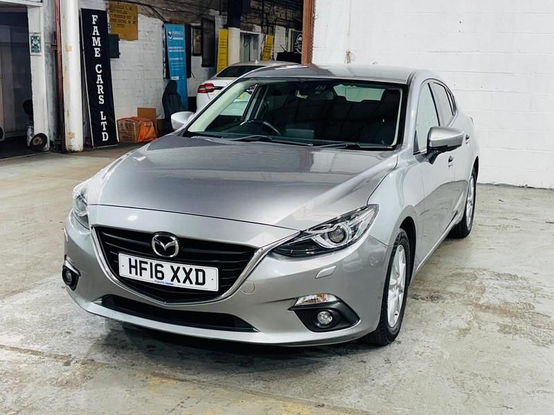 Begagnad Mazda 3 120 HK (88 kW) 2016 Silver Halvkombi