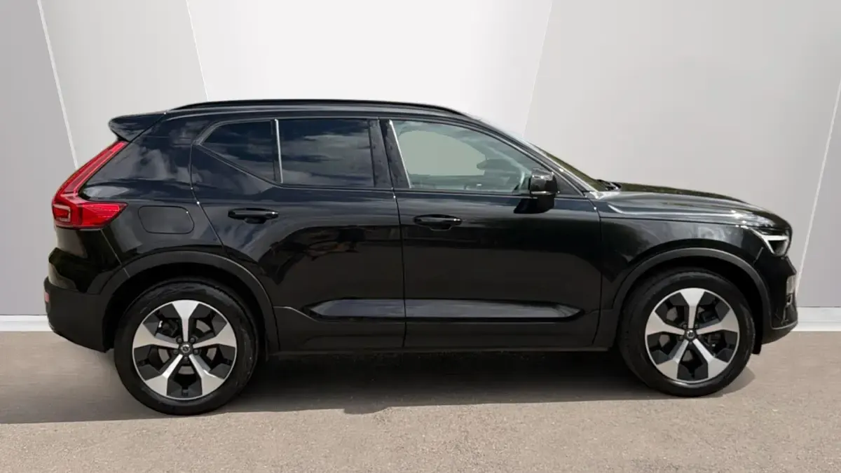 Used Volvo XC40 Plus 163 HP (119 kW) 2025 Black SUV