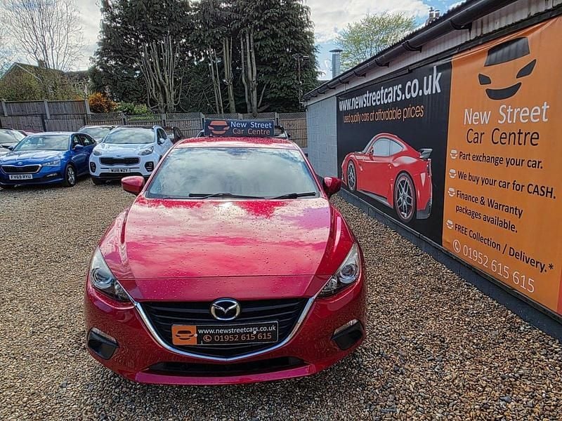 Used Mazda 3 100 HP (73 kW) 2014 Red Hatchback