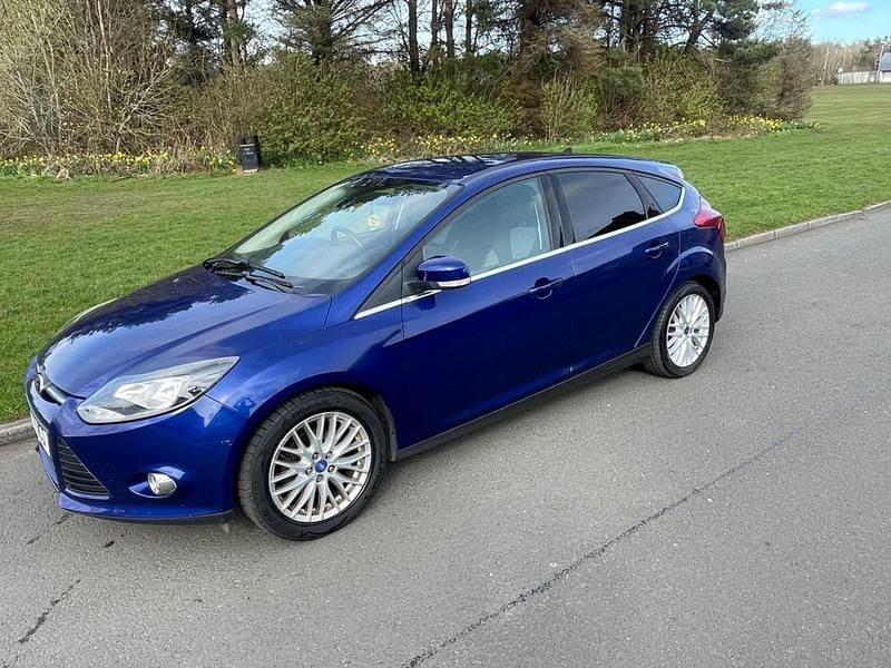 Usado Ford Focus Zetec 2014 Azul Citadino