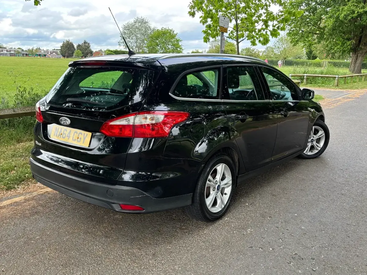 Used Ford Focus Zetec 115 HP (84 kW) 2014 Black Estate