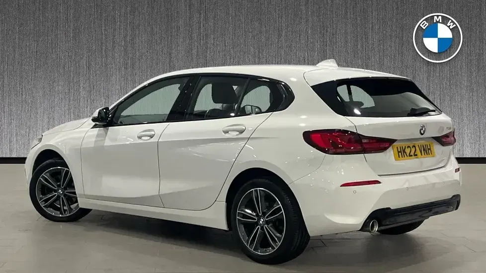 Used BMW 118 Sport Line 134 HP (98 kW) 2022 White Hatchback
