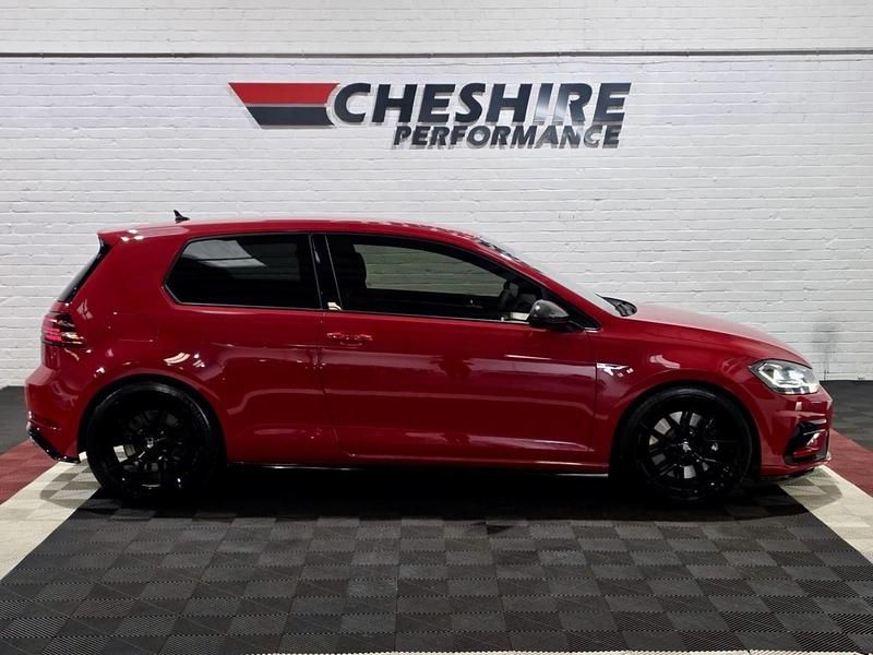 Used VW Golf VII R 365 HP (268 kW) 2018 Red Hatchback