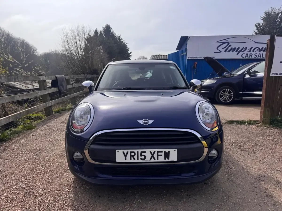 Usado Mini ONE Hatch 102 CV (75 kW) 2015 Azul Utilitario