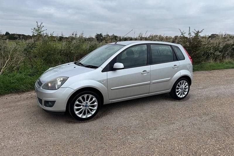 Silver Used 2008 Ford Fiesta Zetec Hatchback | £1,650 (Fair price) - Image 1/1