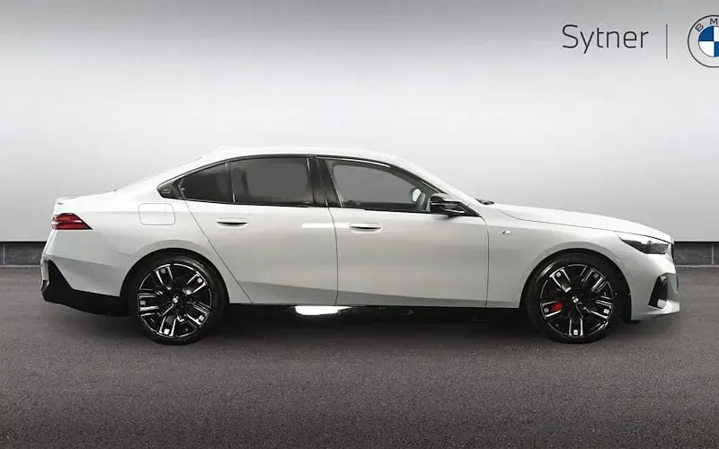 New BMW i5 442 kW (601 HP) 2026 Sedan