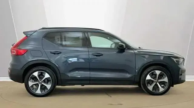 Used Volvo XC40 Plus 194 HP (142 kW) 2025 Blue SUV