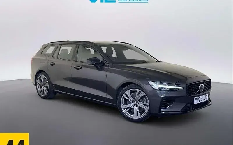 Usado Volvo V60 Plus 350 HP (257 kW) 2023 Carrinha