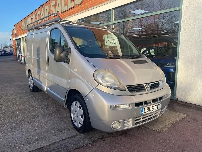 Silver Used 2005 Vauxhall Vivaro Sportive MPV | £2,495 (Fair price) - Image 1/4