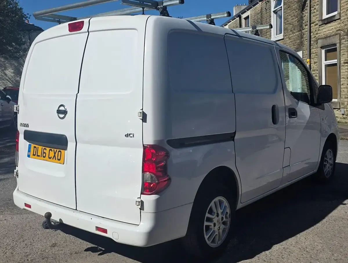 Used Nissan NV200 Tekna 2016 White MPV