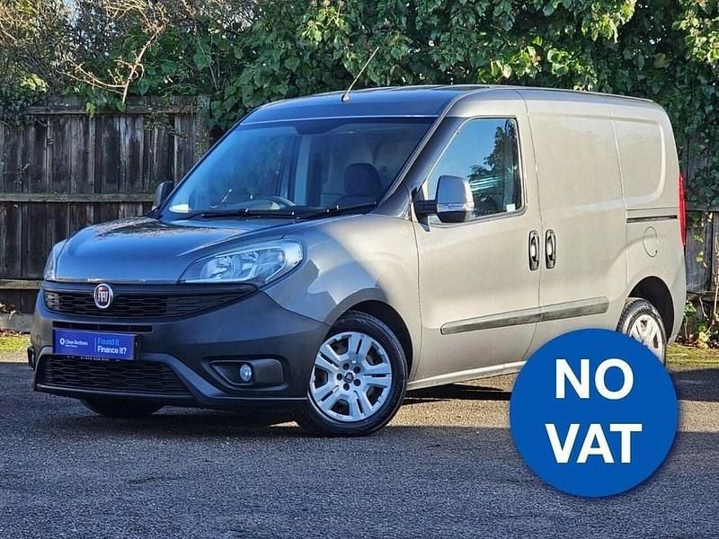 Used Fiat Doblò 95 HP (69 kW) 2017 Grey MPV