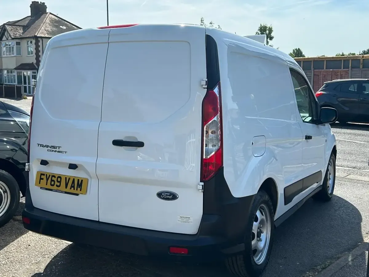 Used Ford Transit 100 HP (73 kW) 2019 White Van
