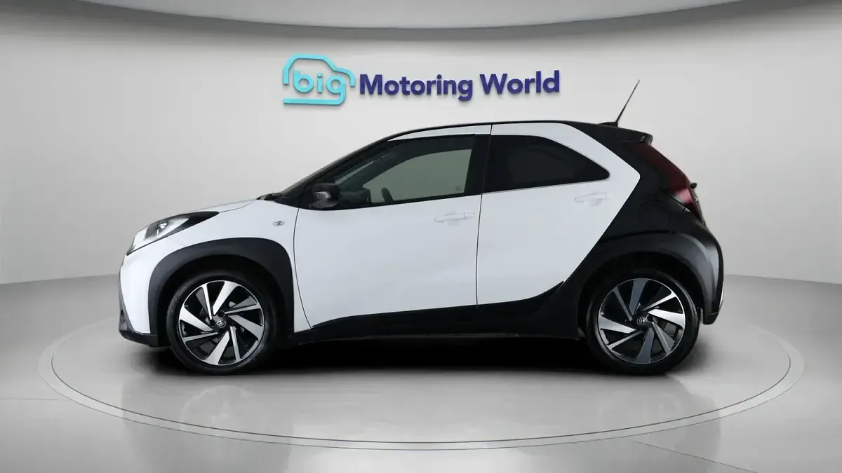 Used Toyota Aygo X 72 HP (52 kW) 2023 White SUV