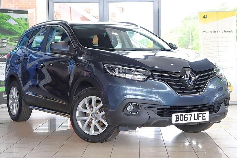 Grey Used 2017 Renault Kadjar Dynamique SUV | £10,460 (Fair price) - Image 1/4