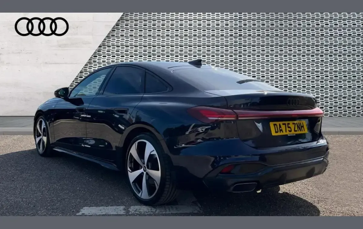 Used Audi A5 Advanced 200 HP (147 kW) 2025 Blue Sedan