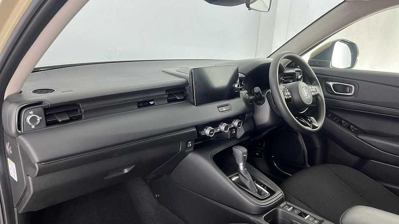 Used Honda HR-V Elegance 129 HP (94 kW) 2022 Sand khaki SUV