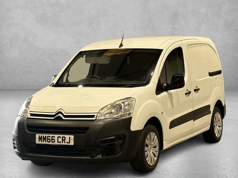 Used Citroën Berlingo 100 HP (73 kW) 2017 White MPV