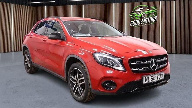 Used Mercedes GLA180 Urban 122 HP (89 kW) 2018 Red SUV