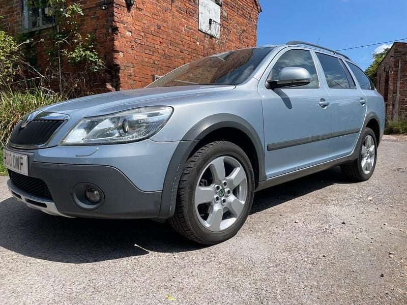 Blue Used 2010 Skoda Octavia Scout 4x4 Estate | £4,495 - Image 1/4