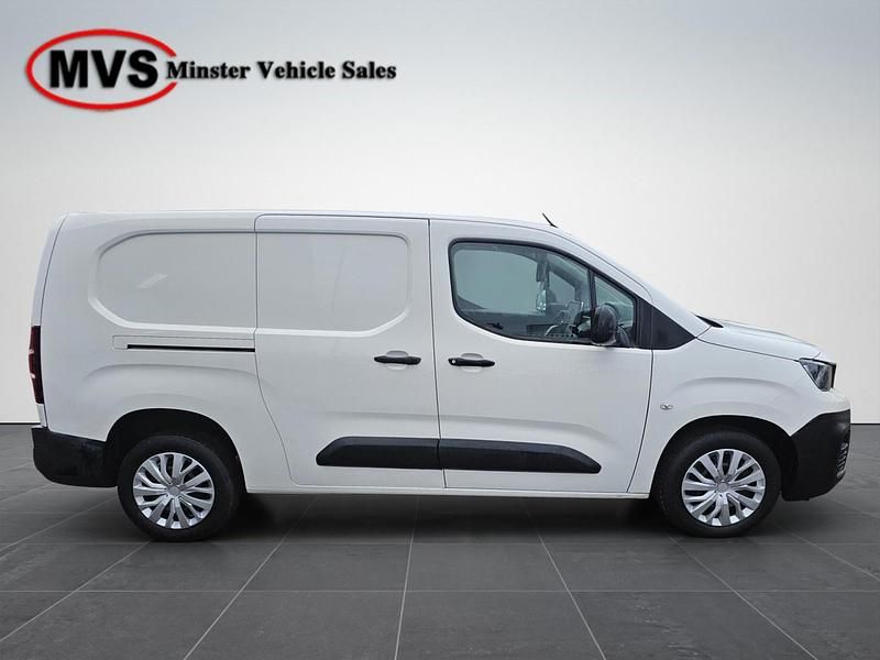 Used Peugeot Partner 2019 White MPV
