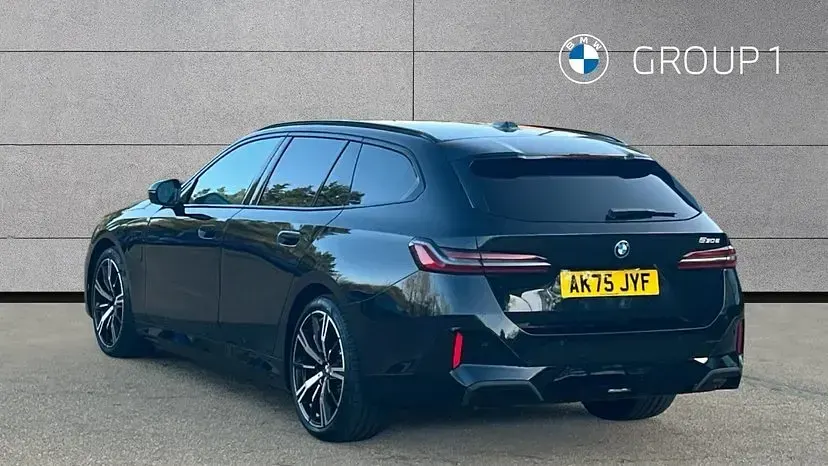 Used BMW 530e M Sport 299 HP (219 kW) 2025 Black sapphire metallic paint Estate