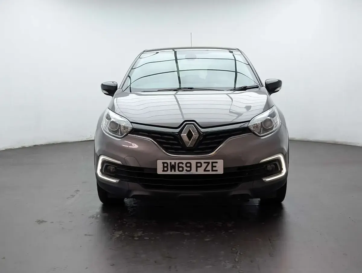 Used Renault Captur Iconic 90 HP (66 kW) 2019 Grey/black SUV