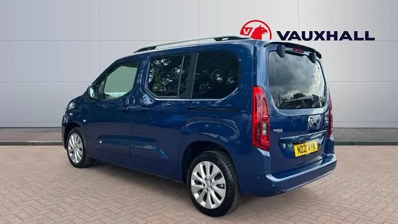 Używany Vauxhall Combo Elite 130 KM (95 kW) 2021 Niebieski Minivan