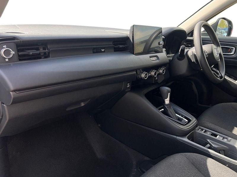 Używany Honda HR-V Elegance 131 KM (96 kW) 2022 Biały SUV