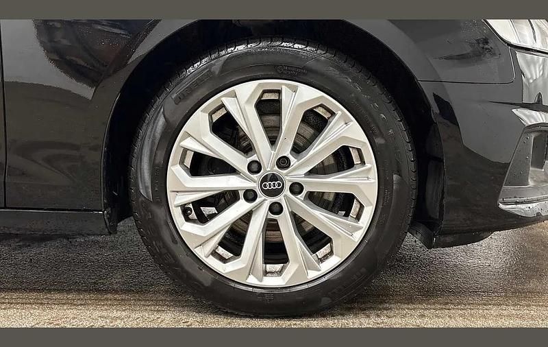 Used Audi A4 Comfort 147 HP (108 kW) 2023 Black Estate