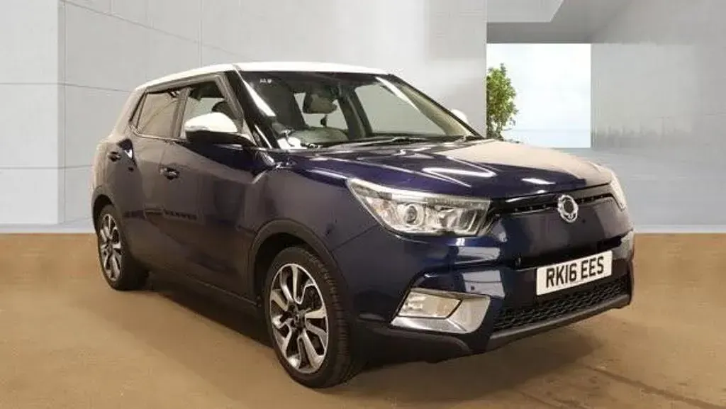 Used SsangYong Tivoli 115 HP (84 kW) 2016 Blue SUV