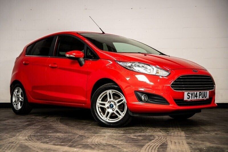 Red Used 2014 Ford Fiesta Zetec Hatchback | £4,140 (Good price) - Image 1/4